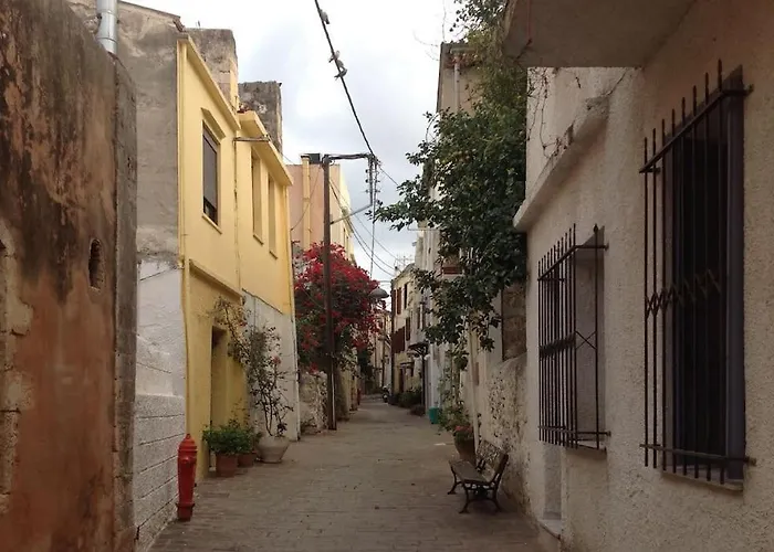 Splatzia Old Town House ハニア